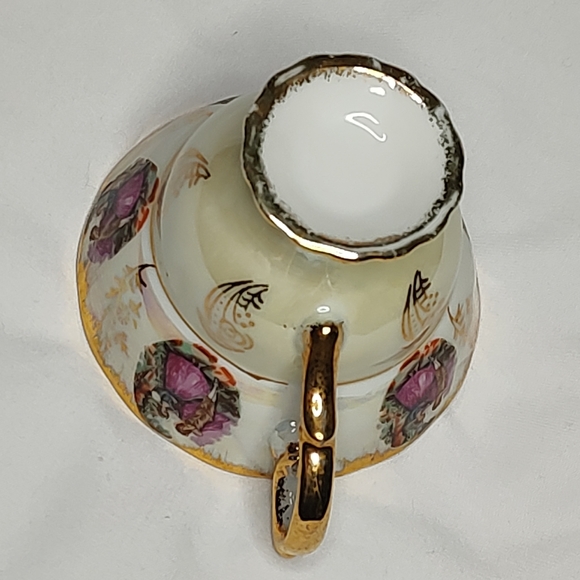 Vintage Unmarked Bone China Lusterware Courting Couple Teacup - Picture 8 of 8